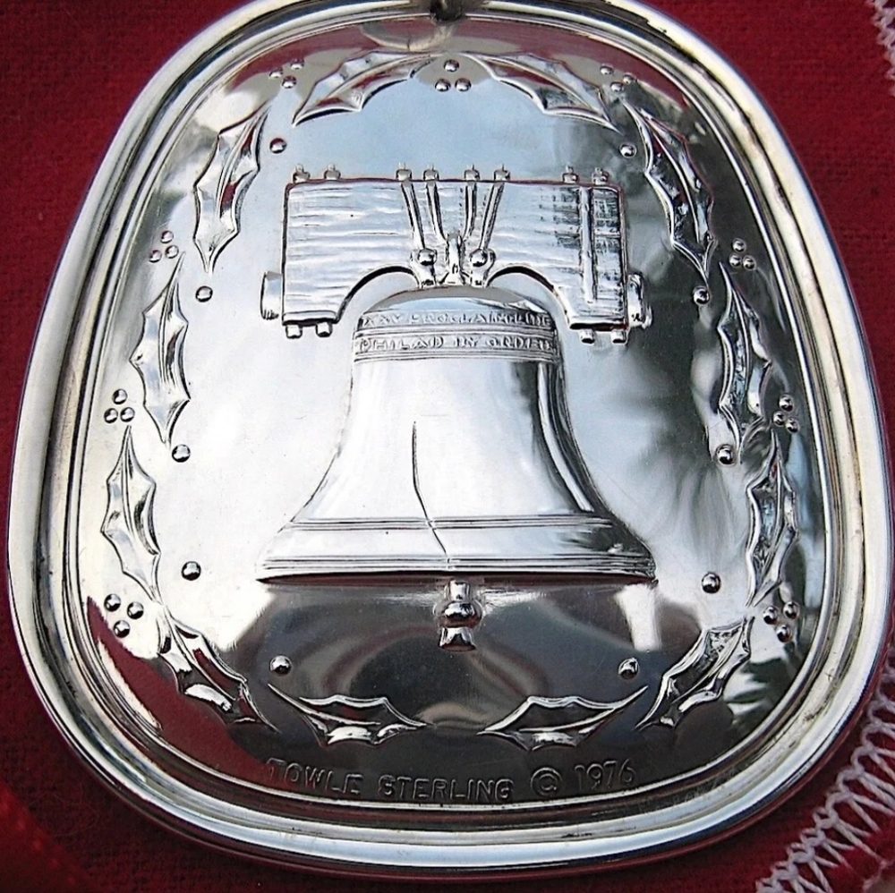 Towle 1976 Sterling Silver 12 DAYS OF CHRISTMAS LIBERTY BELL MEDALLION Ornament
